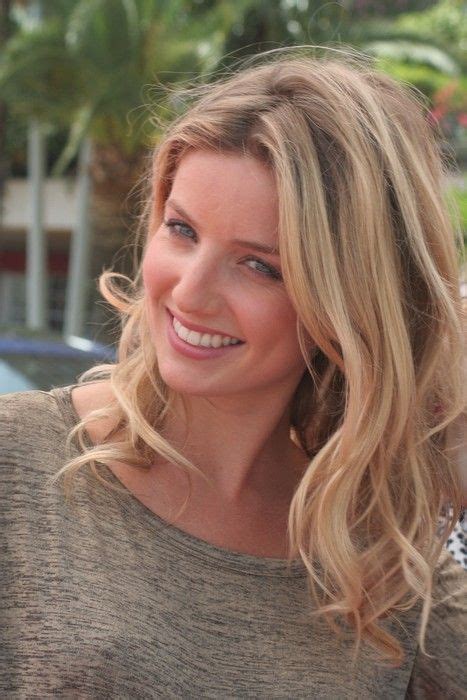 annabelle wallace nude|Annabelle Wallis Nude Search (36 results)